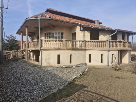 Prodaja stambeno-poslovnog objekta na glavnom putu u Supskoj