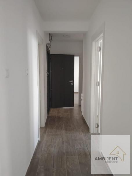 LUX stan na Zvezdari, odmah useljiv, sa pripadajućom terasom od 100m2