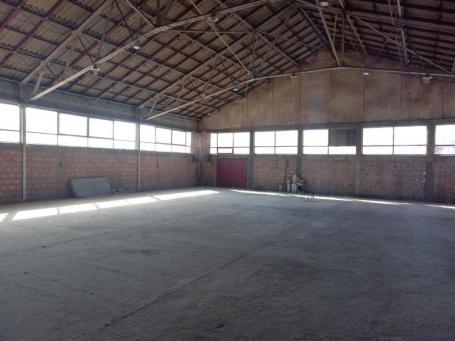 Izdavanje magacina od 350m2 u Lestanima
