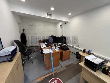 Izdaje se poslovni prostor u strogom centru grada, 40m2