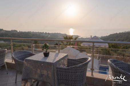Hotel sa prekrasnim pogledom na more i potencijalom visokog prihoda