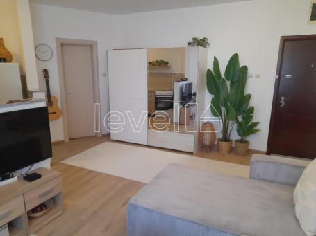 NOVI SAD - BULEVAR PATRIJARHA PAVLA - 48. 00 m2