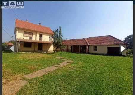 KUĆA U JOVANOVCU NA IMANJU OD 135ARI