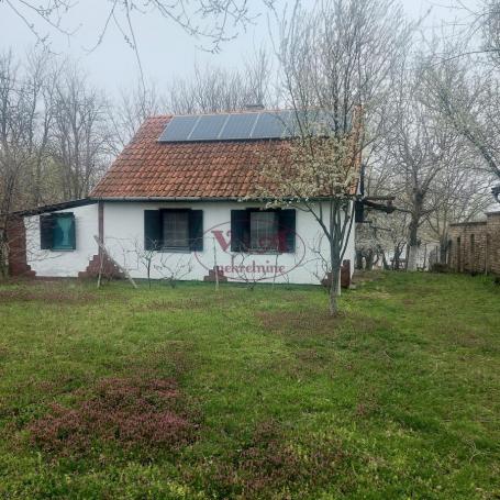 Srbobran, Nadalj, Komforna vikendica u zelenilu sa direktnim izlazom na kanal DTD