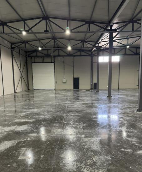 ZEMUN BATAJNICA 720m2 , 2520e