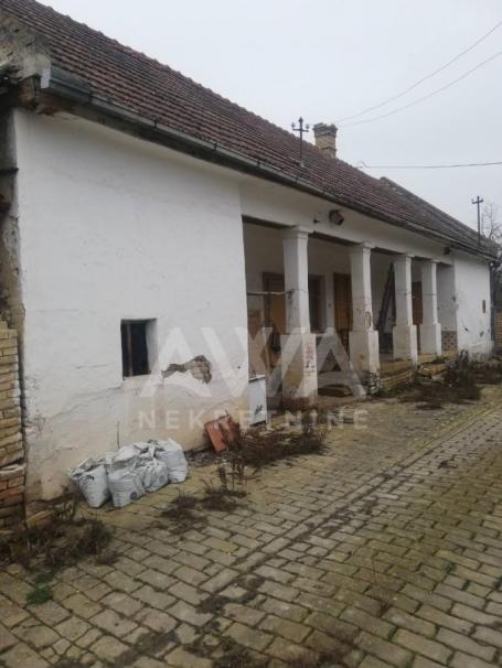 Sivac. Kuća 156m2, plac 13. 7ar