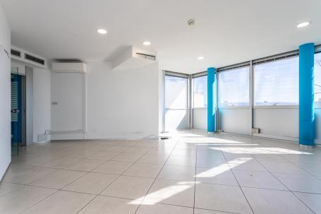Split, Firule, zakup poslovnog prostora na atraktivnoj lokaciji 290 m2