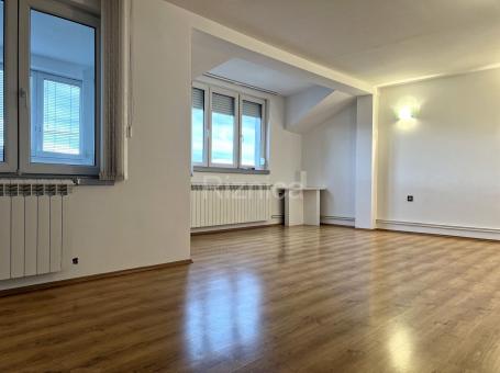 Komforan, useljiv duplex u centru Niša - povoljno