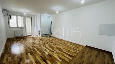 NOVI SAD - PETROVARADIN - 48. 00 m2