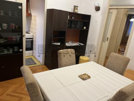 Izdaje se odličan dvosoban stan kod Parka Svetog Save, 65m2