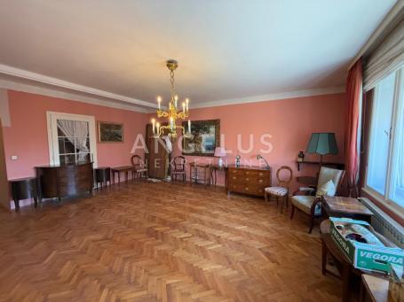 Zagreb, Šalata, trosoban stan 92 m2 sa balkonom u mirnoj ulici