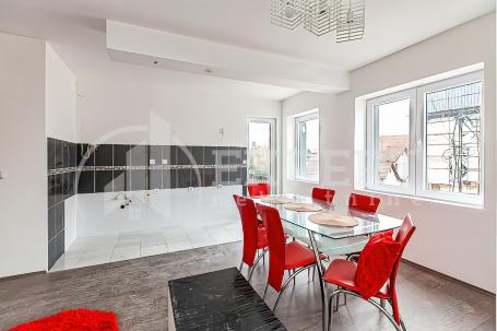 Stan na Somborskom bulevaru, 3. 5, 111m2