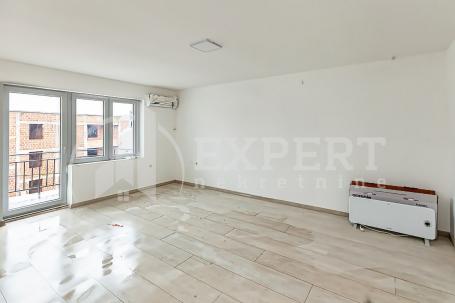 Stan na Somborskom bulevaru, 3. 5, 111m2