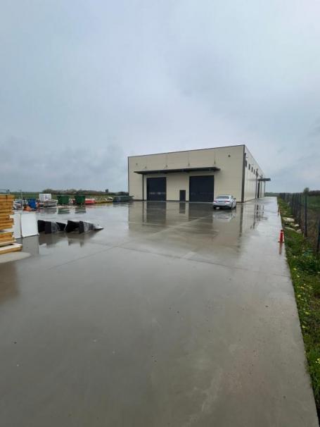 Odlican magacin u blizini Dobanovacke petlje od 1700m2
