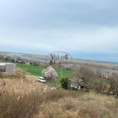 Sremski Karlovci, Karaš, veliki lep plac od 7528 m2 sa pogledom na Dunav
