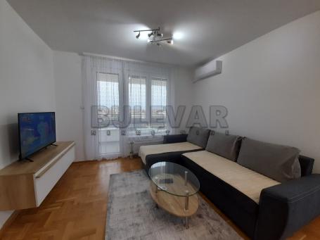 Izdaje se nov jednoiposoban stan na Paliluli, sa garažnim mestom, 52m2
