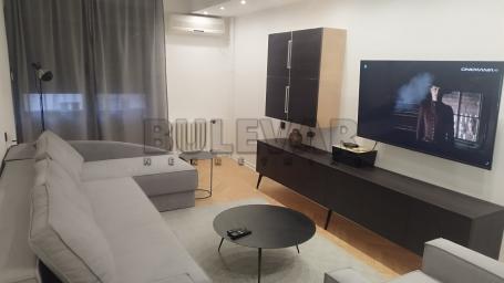 Izdaje se dvosoban stan u blizini TC Kalča, 54m2