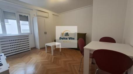 Stan na atraktivnoj lokaciji sa pogledom