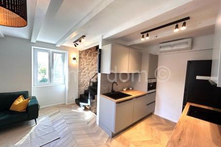 Renovirana kamena kuća u staroj jezgri Kaštel Štafilića