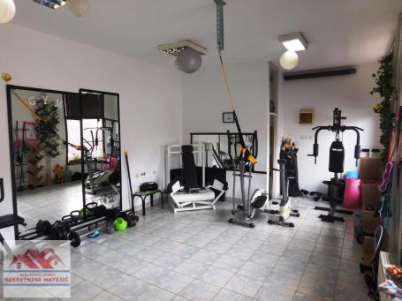 LOKAL AERODROM 30M2, PRIZEMLJE, BAŠTA, PARKING, UKNJIŽEN--39. 000 E