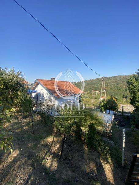 PRODAJA KUĆE SA VOĆNJAKOM NA FRUŠKOJ GORI ID#9560
