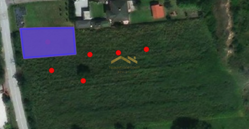 Odličan plac na 10minuta vožnje od centra grada!