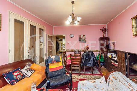 Salonac, 80m2, 2. sprat, centar , Saborna Crkva