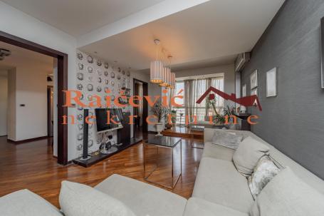NOVI BEOGRAD BLOK 22 136m2 , T , 532000e