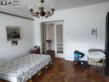PEŠAČKA ZONA