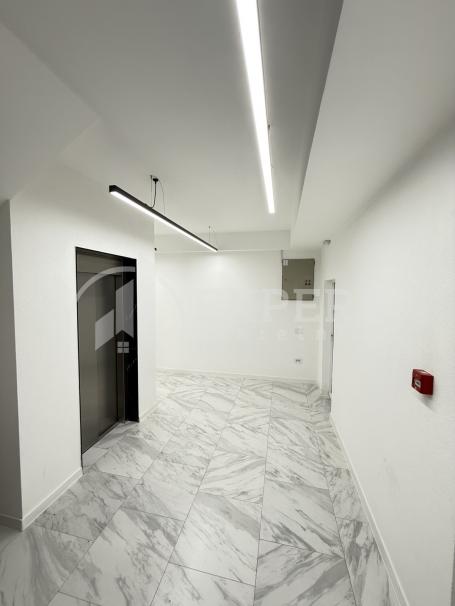 Izdaje se poslovni prostor kod parka Čair, 60m2