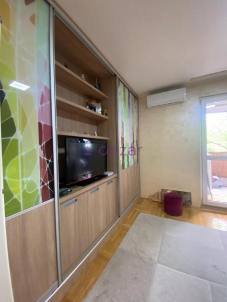 Lux Namešten Labudovo brdo Renoviran