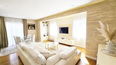 Dvosoban lux namješten stan, 96m2, City kvart, Podgorica