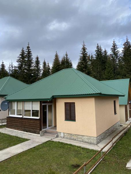 Prodajese dve vikendici na Zabljaku