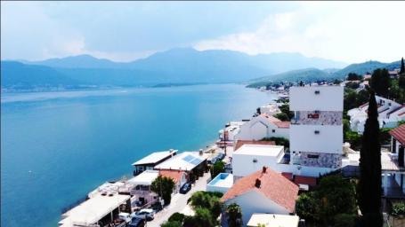 Nova vila sa bazenom u Tivtu, Krašići. Pogled na more iz svake sobe!