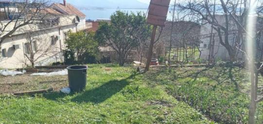 Prodaje se plac u Bijeloj, opština Herceg Novi , površine 380 m².