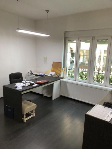 Kuća blizu centra – idealna za poslovne delatnosti ili komforan život!