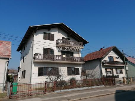PRODAJA KUĆE – KOZARSKA DUBICA, BiH – DVA TROSOBNA STANA, BAŠTA, RADIONICA