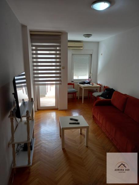 NOVI SAD, CARA DUŠANA, JEDNOSOBAN, 45m2