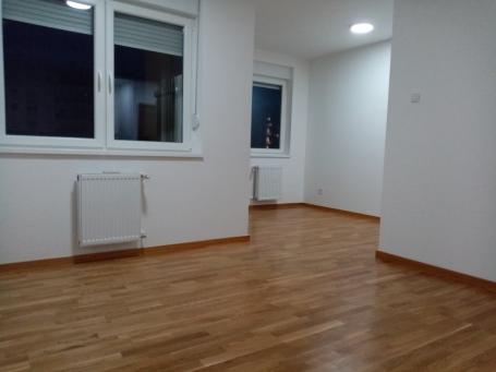 ODLIČAN DVOIPOSOBAN STAN NA JUGOVIĆEVU - USELJIV ODMAH !
