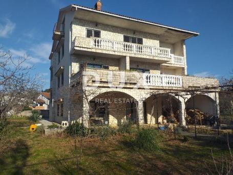 RIJEKA, PEHLIN - Kuća s terasom, okućnicom i pogledom na more