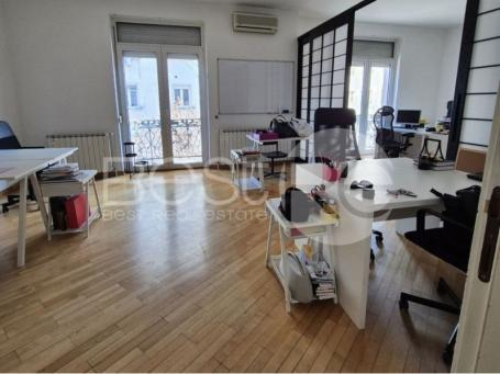 Kancelarijski prostor u strogom centru grada