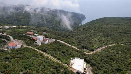 Urbanizovan plac 300m2 sa panoramskim pogledom-Zagora, Kotor