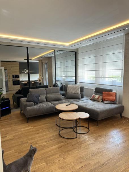 NOVI SAD - BULEVAR PATRIJARHA PAVLA - 84. 05 m2