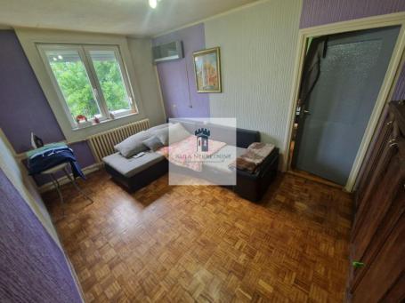 Dvosoban stan na prodaju, Stara Detelinara.