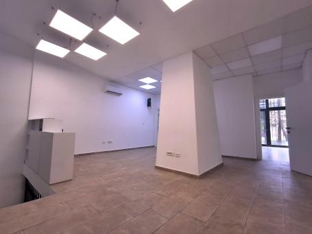 Poslovni prostor, 294m2, Blok 5, Podgorica