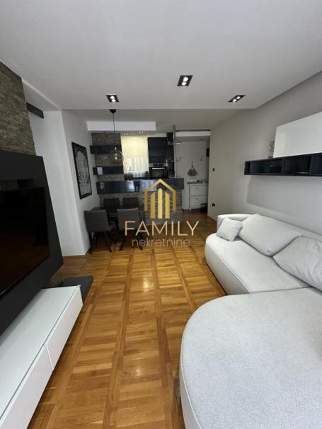 Trosoban stan na Grbavici - 56 m²