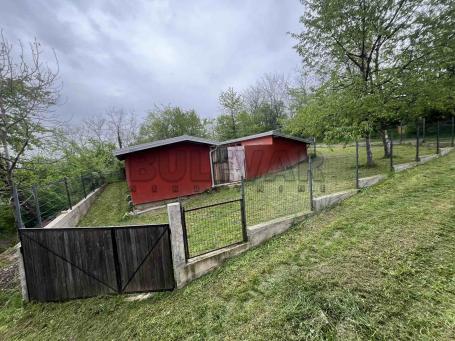 Retka ponuda! Odgajevačnica pasa - na placu 401m2, iznad Amerikanca