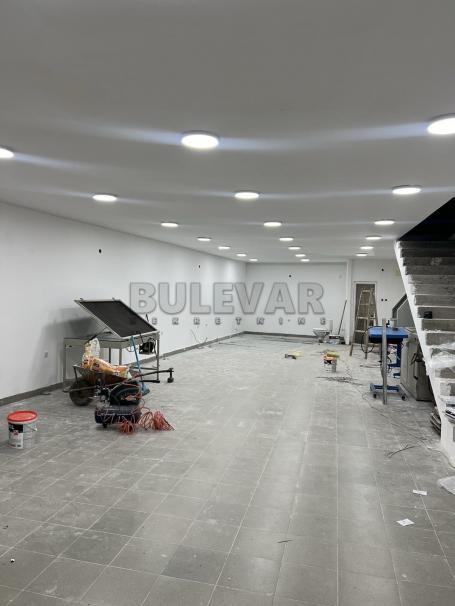 Izdaje se poslovni prostor 240m2