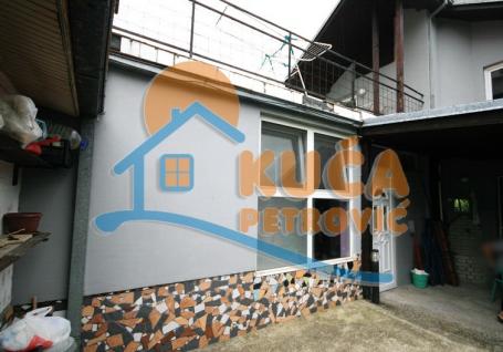 Lepa kuća sa Upotrebnom dozvolom, 203M2, Pantelej, blizu As trgovine,