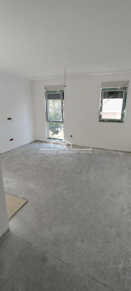 Batajnica, Kralja Radoslava, 72. 88m2, plus parking mesto ID#1485